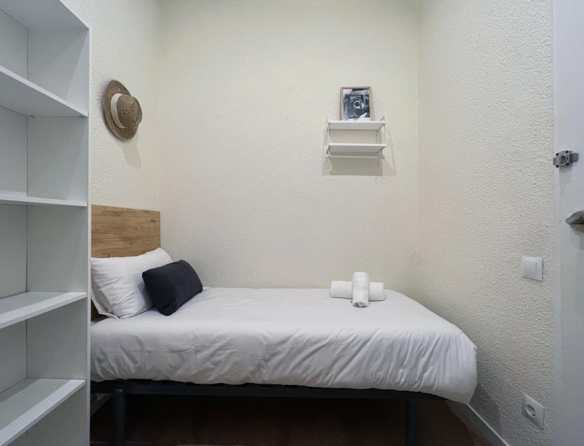 Stay U-Nique Apartments Rocafort Barcelona Ngoại thất bức ảnh