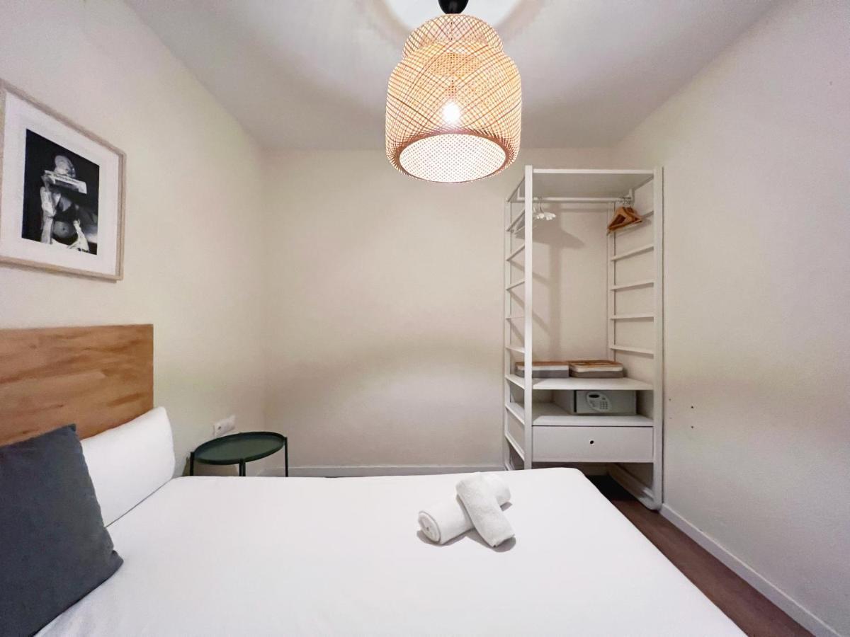 Stay U-Nique Apartments Rocafort Barcelona Ngoại thất bức ảnh